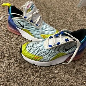 Kid Nike size 1y air max 270